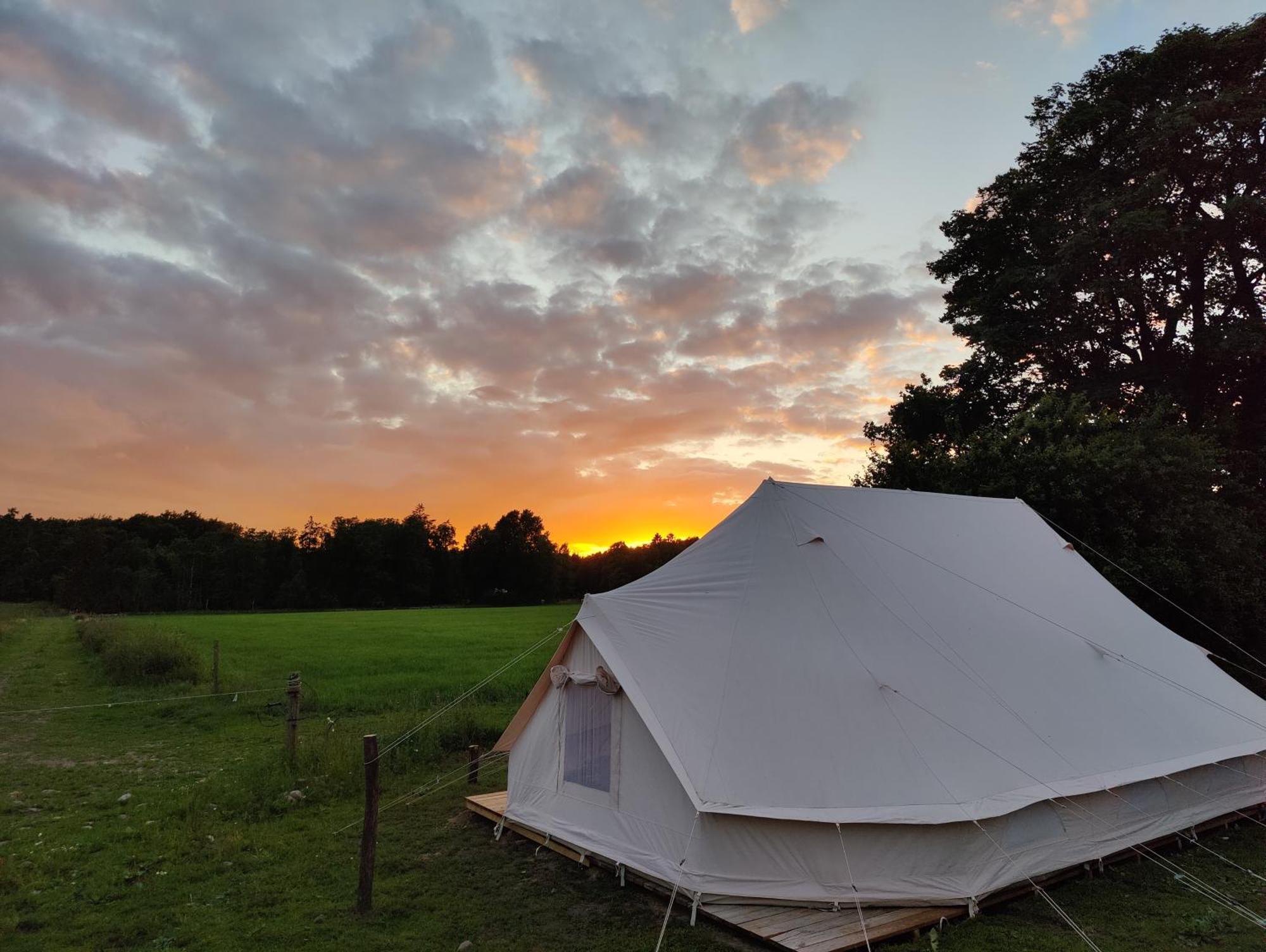 Under Canvas Bornholm Ostermarie Екстериор снимка